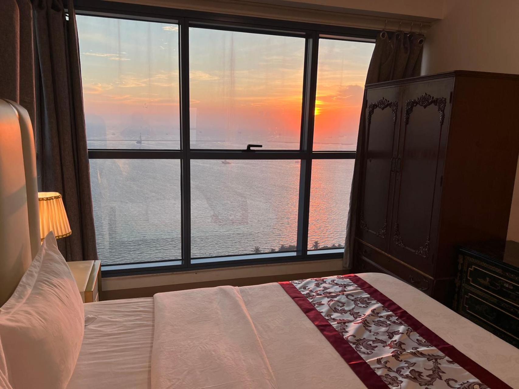 Sunset House Roxas Bay Apartment Манила Екстериор снимка